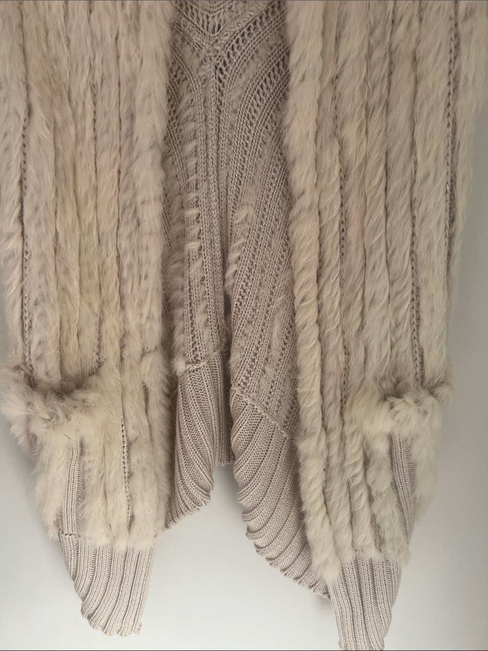 Knit Rabbit Fur Vest - Picture 5 of 6
